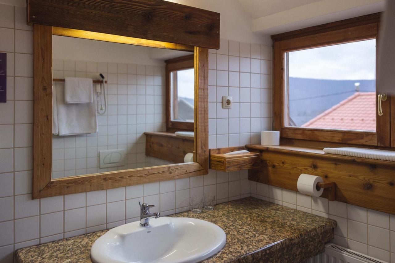 Guesthouse Novak Dvor Exterior photo